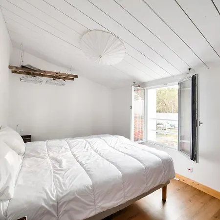 Hébergement de vacances Accès Privée à La à - Maison Pour 6 *
