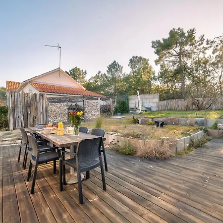 Hébergement de vacances Accès Privée à La à - Maison Pour 6 *
