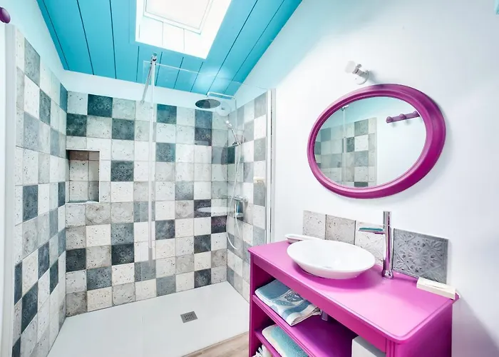 Hébergement de vacances Accès Privée à La à - Maison Pour 6 *